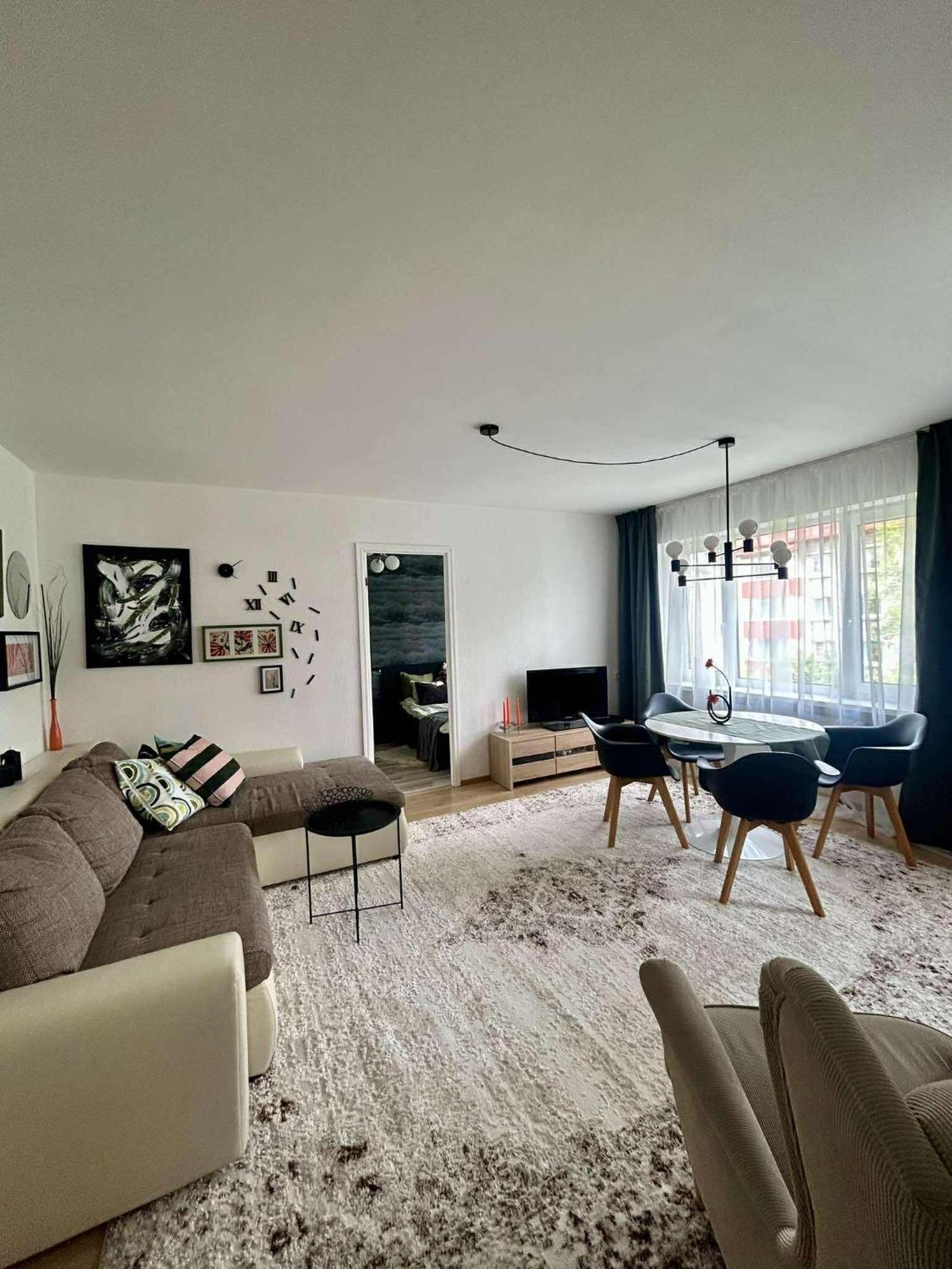 Your Place In - Newly Renovated! Huoneisto Tallinna